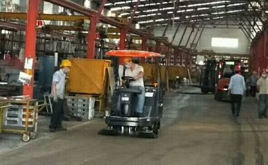 重工業(yè)制造車(chē)間的清潔就用科美電動(dòng)掃地機(jī),鐵屑粉塵全部清理掉